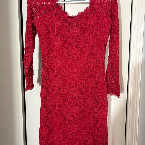 Elegant Red Lace Dress - Picture 2 of 4